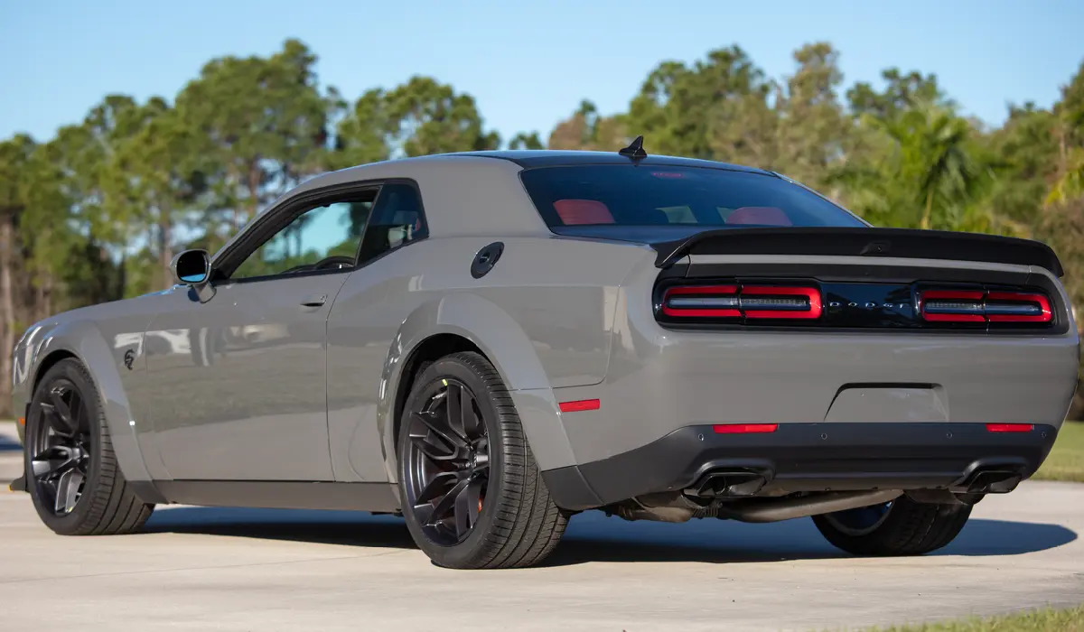 Dodge - Challenger Srt Hellcat - Coupe Car Rentals - Preowned Coupe Car - Exclusive Concierge Club.webp